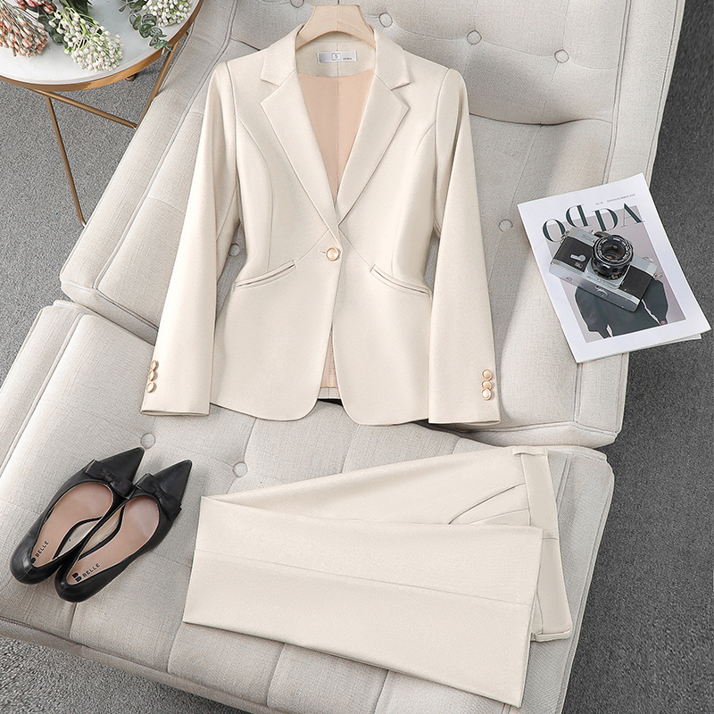 Completo da Donna Rosa Autunna - Formal Winter Wear Women Jacket recensione e prezzo