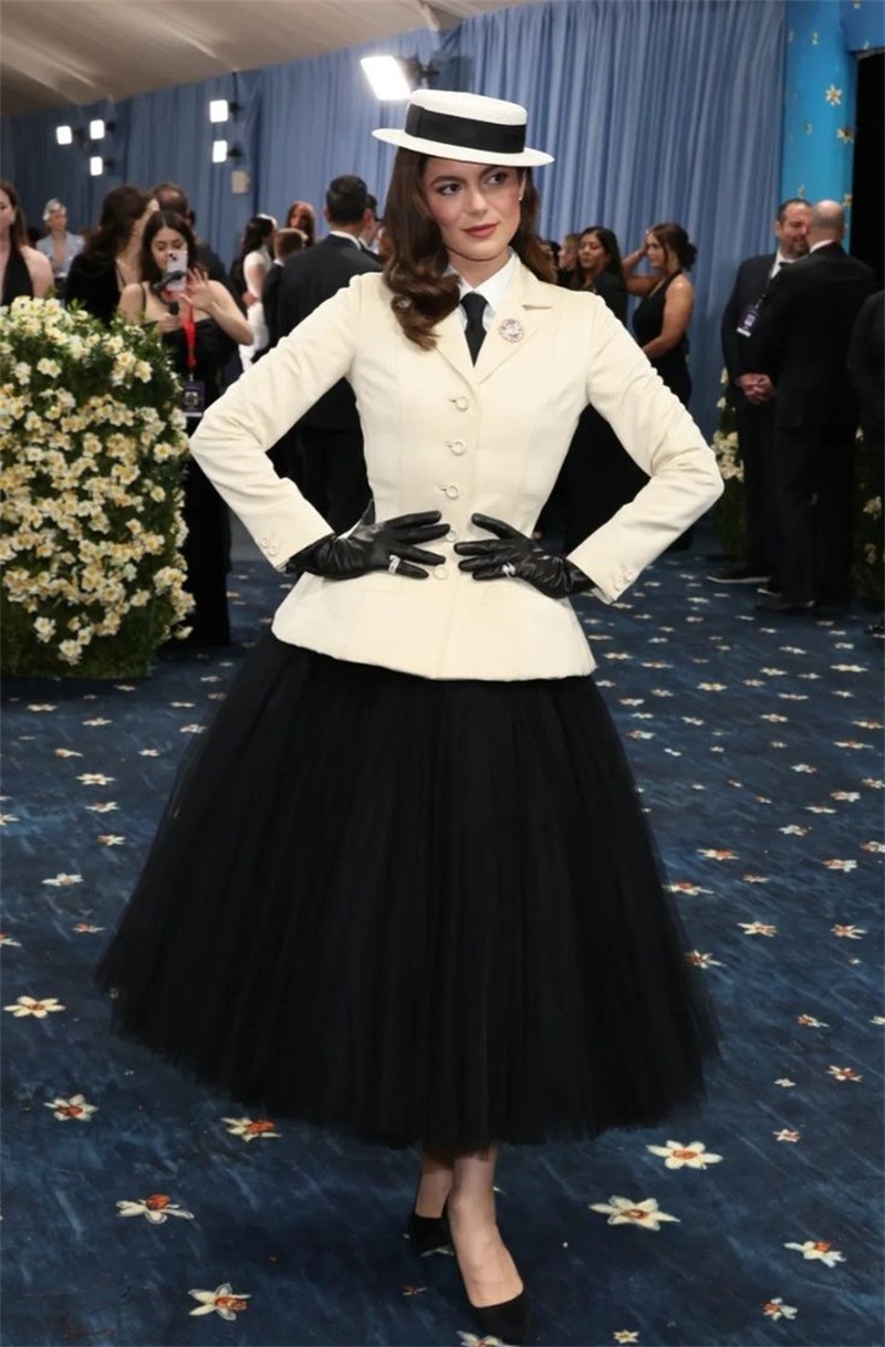 Abiti da ufficio bianchi da do - Women Formal Wear Black And White recensione e prezzo